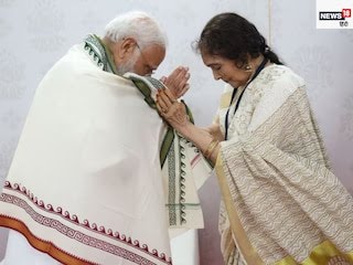 PM-Modi-Meets-Legendary-Actress-Vyjayanthimala-2024-03-4bc962076a3e4c008da1823c509df6a1.jpg