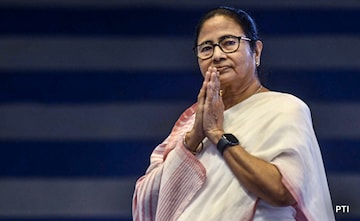 tc8b0jl8_mamata-banerjee_625x300_22_August_23.jpg