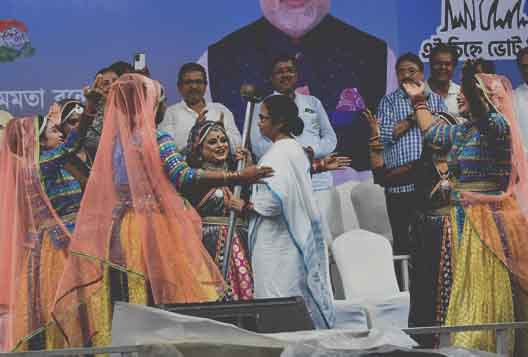 CM-Mamta-Banerjee-in-Bara-Bazar