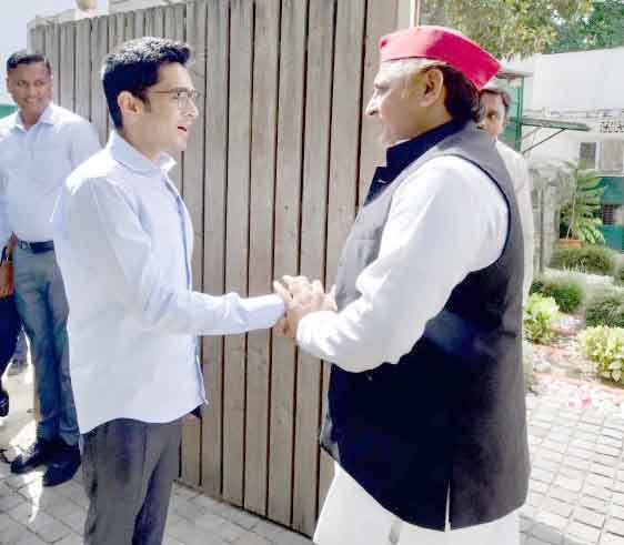 Abhishek-Banerjee-Akhilesh-Yadav.jpeg