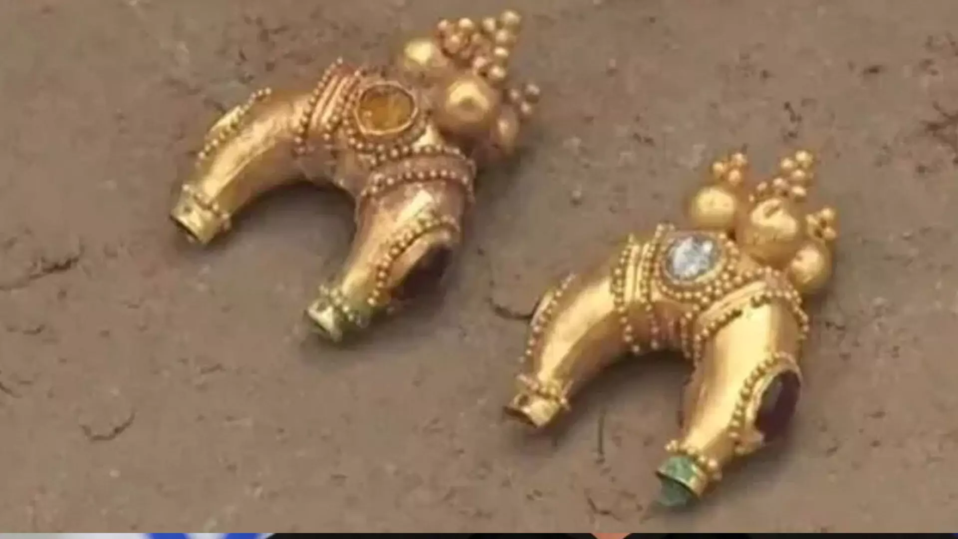Gold-ornaments-found-in-Kazakishtan