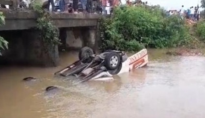 ambulance-171888249466516_9.jpeg ambulance-171888249466516_9.jpeg