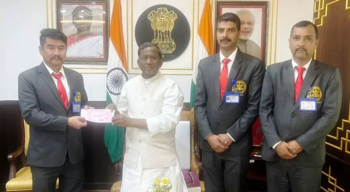 n6238265141722018434408e2aba4d0538d14a088c0a78b57eaefa53fbc4b5d410eeb86e883b914a6f130d2