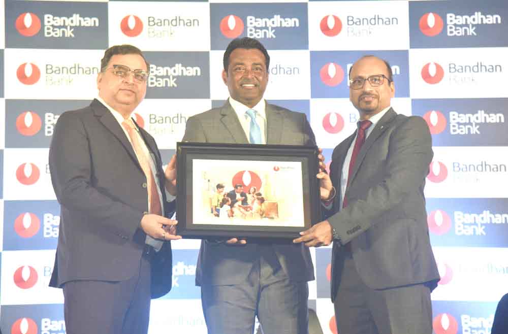 Bandhan-Bank-felicitates-Leander-Paes-Pic-1