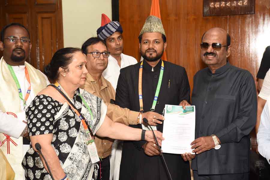 Memorandum-to-the-Governor-of-West-Bengal-1