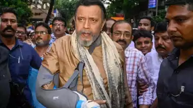 mithun-chakraborty-with-broken-arm-joinprotest-113281170 mithun-chakraborty-with-broken-arm-joinprotest-113281170