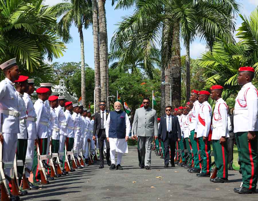 PM receives ceremonial Guard of Honour, in Georgetown, Guyana on November 20, 2024.
