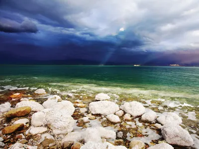 Salt-deposits-Dead-Sea-Israel-Masada