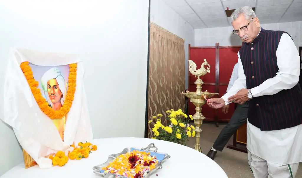 n6393689871731693653393afbce70d4d2a36535c16ca4a40a5d9a57ac96e7e6c31bbb3da8524f85886f4ea