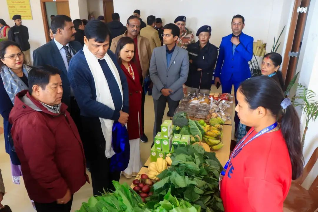 n6472132211736619170281e22d54670083644438ab794624f7b76adb6ed06380ab12bb24b774c0746b66e9