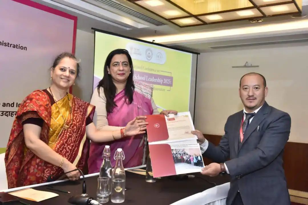 n647340475173670653909884a8b6d635f9b267ba9e4d3f7cd2de51f9c1c1798edd8f380d9462a8614615ba