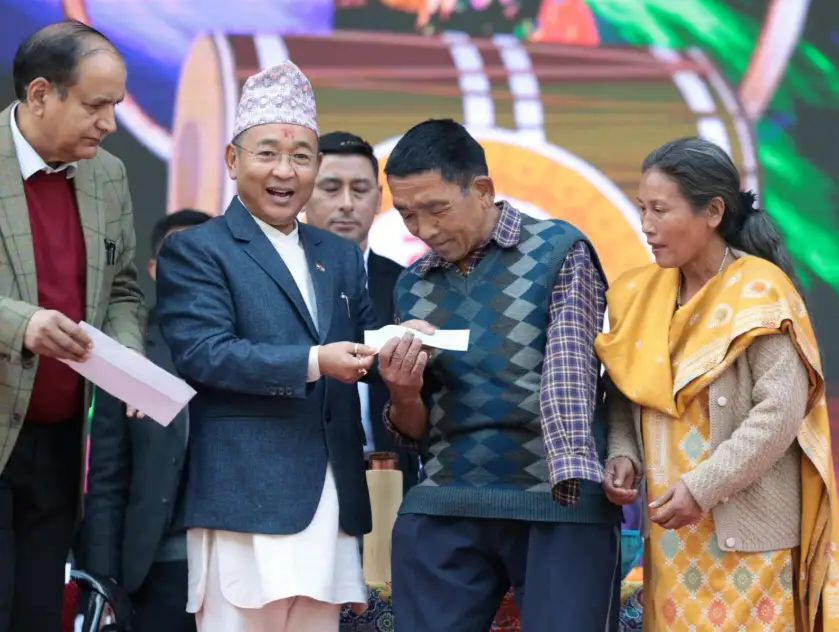 n648593126173748344307385f28a076805b0fea03b18f69684cc84beed6e130eba356b9fcb9a0c0dcd43d4