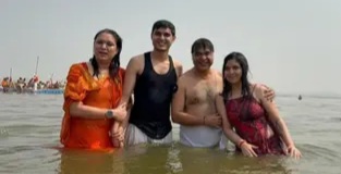 himanta-biswa-sarma-takes-holy-dip-at-maha-kumbh-with-his-family-1740128896502-16_9