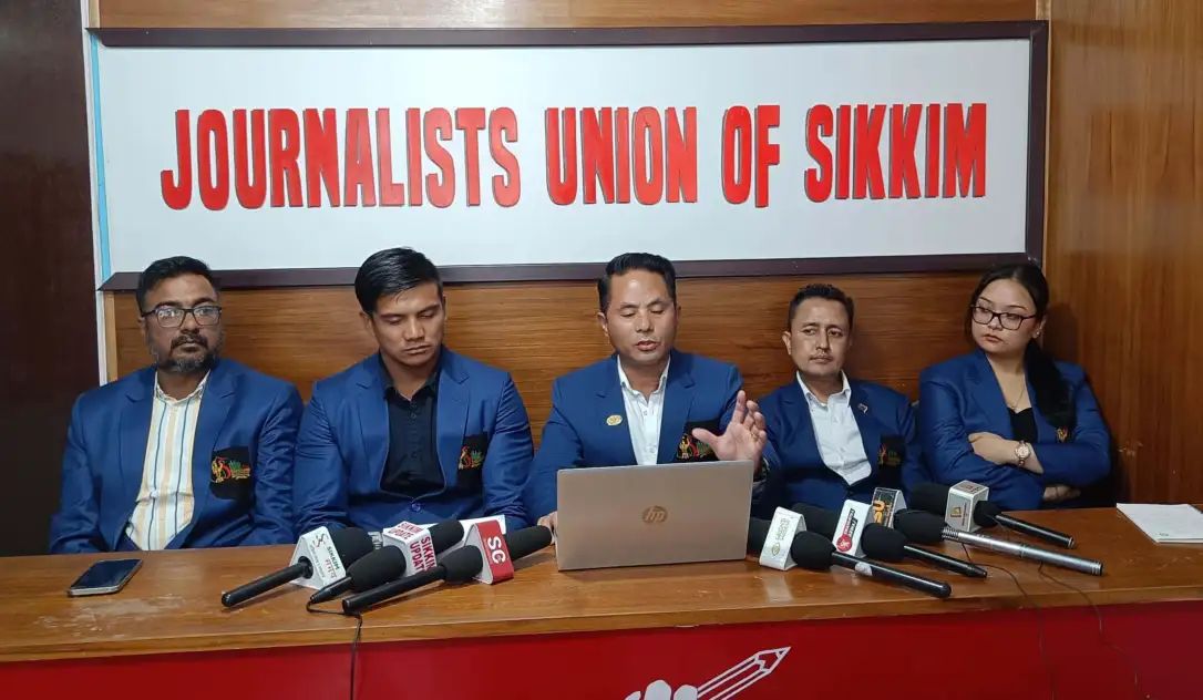 n671335037175173837571229b367fd82bd1fa02485c9a84ccca615ddef7d47a04cd205f3fc77d72c7a57b9