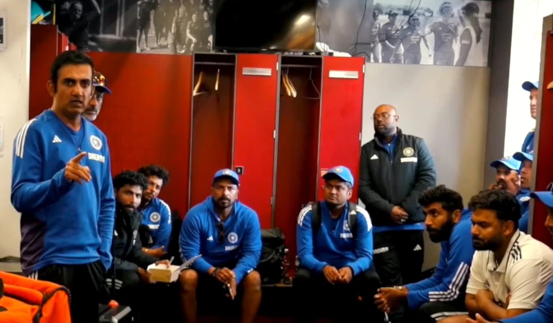 t6ocs394_gautam-gambhir-dressing-room-_625x300_28_July_25