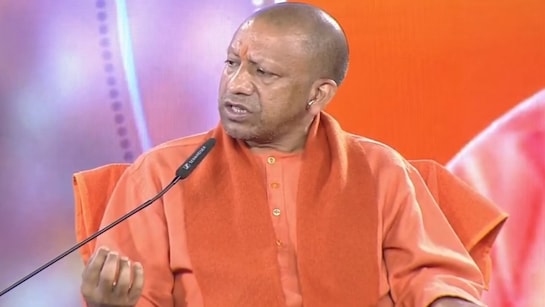 3pc9rvj_cm-yogi-adityanath-with-sanjay-pugalia-of-ndtv_625x300_27_January_25