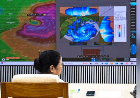 mamata-banerjee-monitoring-cyclone-dana-240659732-16x9_0