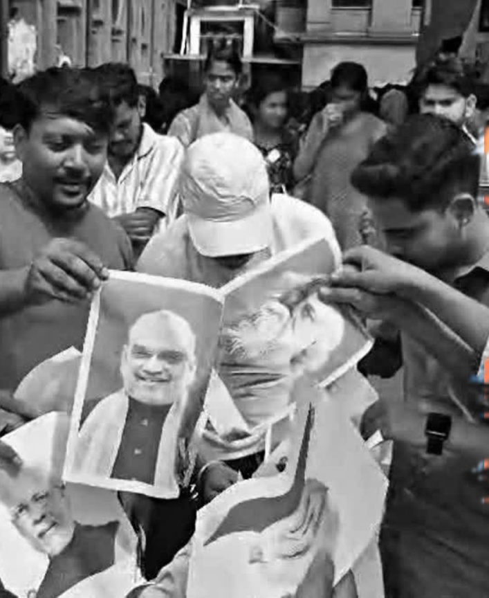 রবীন্দ্রনাথ-ঠাকুরের-ছবি-পোড়ানোর-অভিযোগ-গ্রেপ্তার-বহিষ্কৃত-TMCP-নেতা-copy-1536×864 রবীন্দ্রনাথ-ঠাকুরের-ছবি-পোড়ানোর-অভিযোগ-গ্রেপ্তার-বহিষ্কৃত-TMCP-নেতা-copy-1536x864