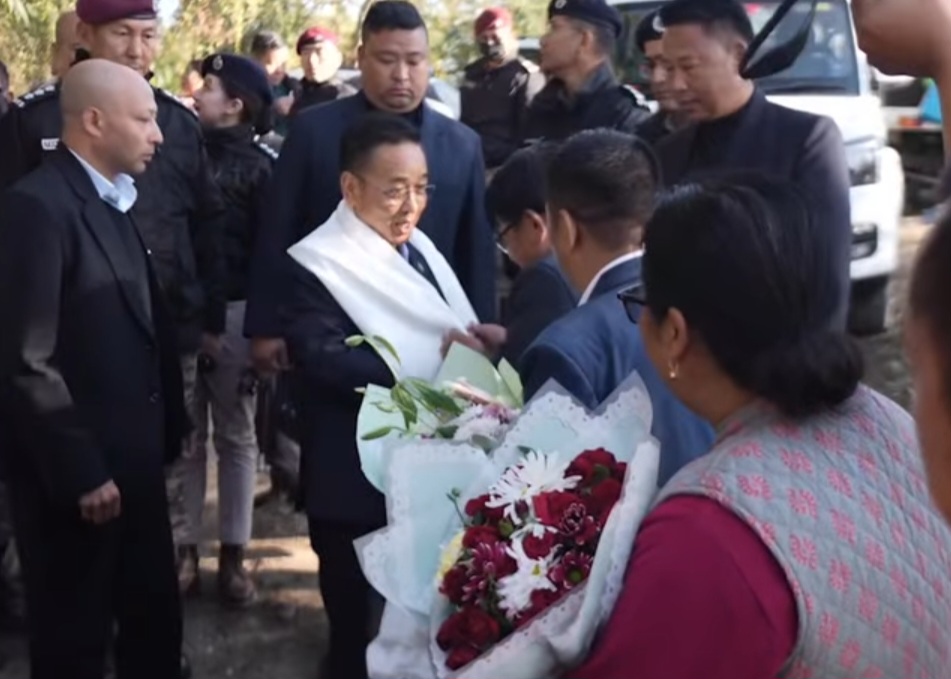 Screenshot_20251217_233340_Facebook