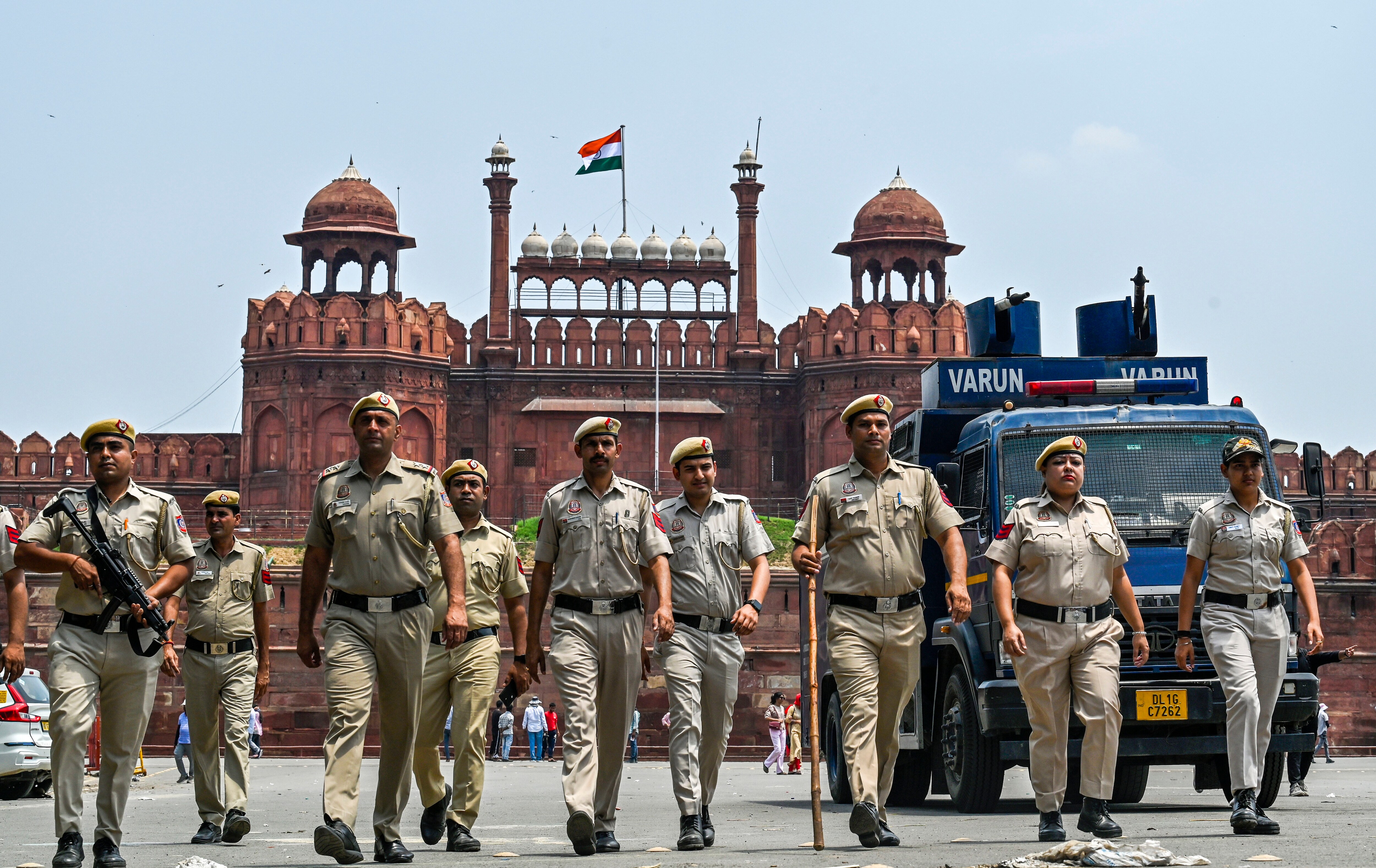 दिल्लीमा बम अलर्ट: मेट्रो र लाल किला क्षेत्रमा कडा सुरक्षा