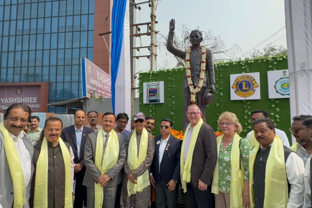 मेल्विन जोन्सको पूर्णाकृति मूर्तिको शुभ उद्घाटन