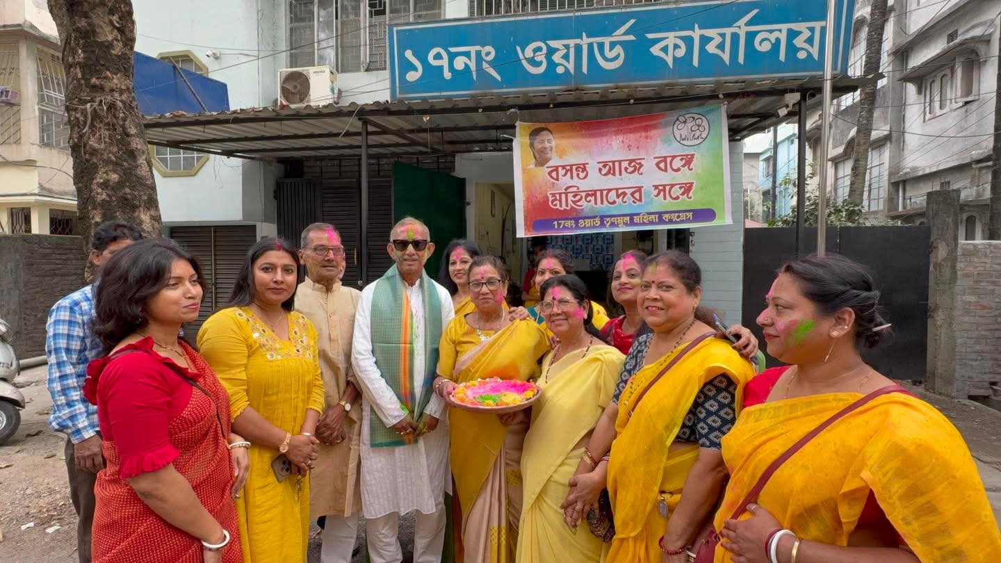 सिलगढी नगरनिगमका चेयरम्यान गौतम घोषद्वारा होली महोत्सव पालन