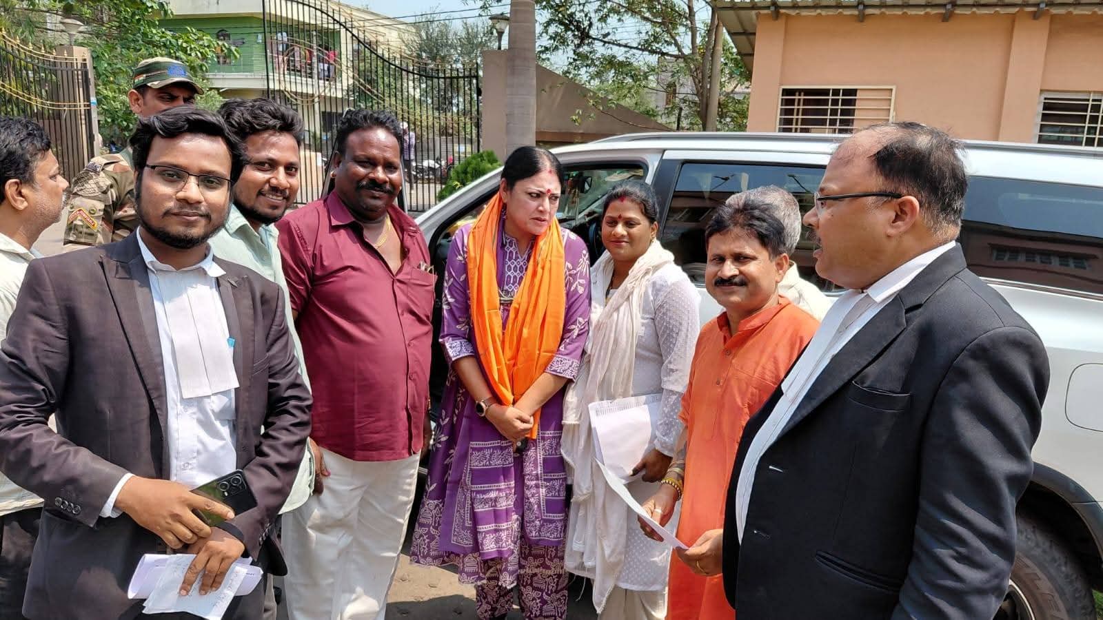 खड़गपुर न्यायालय में पेश हुयी भाजपा विधायिका