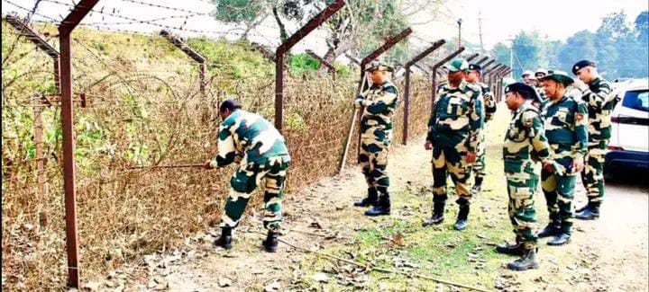 सीमा पर बाड़ लगाने के लिए राज्य सरकार १०५ एकड़ जमीन मुहैया करेगी