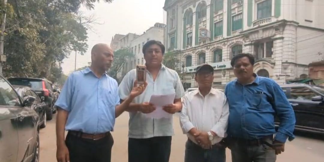 आईजीजेएफको प्रतिनिधि टोलीले निर्वाचन आयोगलाई चढाए ज्ञापन