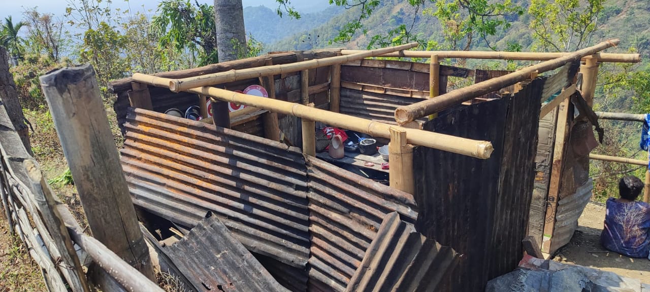 आँधी हुरीले क्षतिग्रस्त घरहरुको सभासद र पञ्चायत टोलीद्वारा निरीक्षण