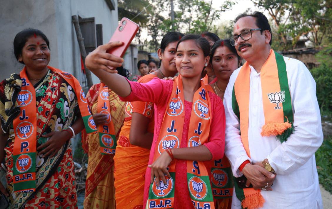 बालुरघाटमा चुनावी लडाइँ: एक इन्च पनि जमीन छोड्ने छैनन् विद्युत कुमार राय