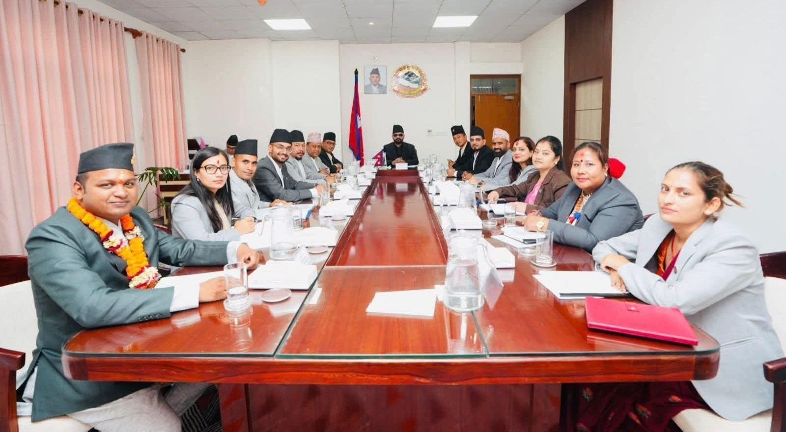 प्रधानमन्त्री बालेनको मन्त्रीहरूलाई चेतावनी: “काम गर्न नसके राजीनामा दिनुहोस्”