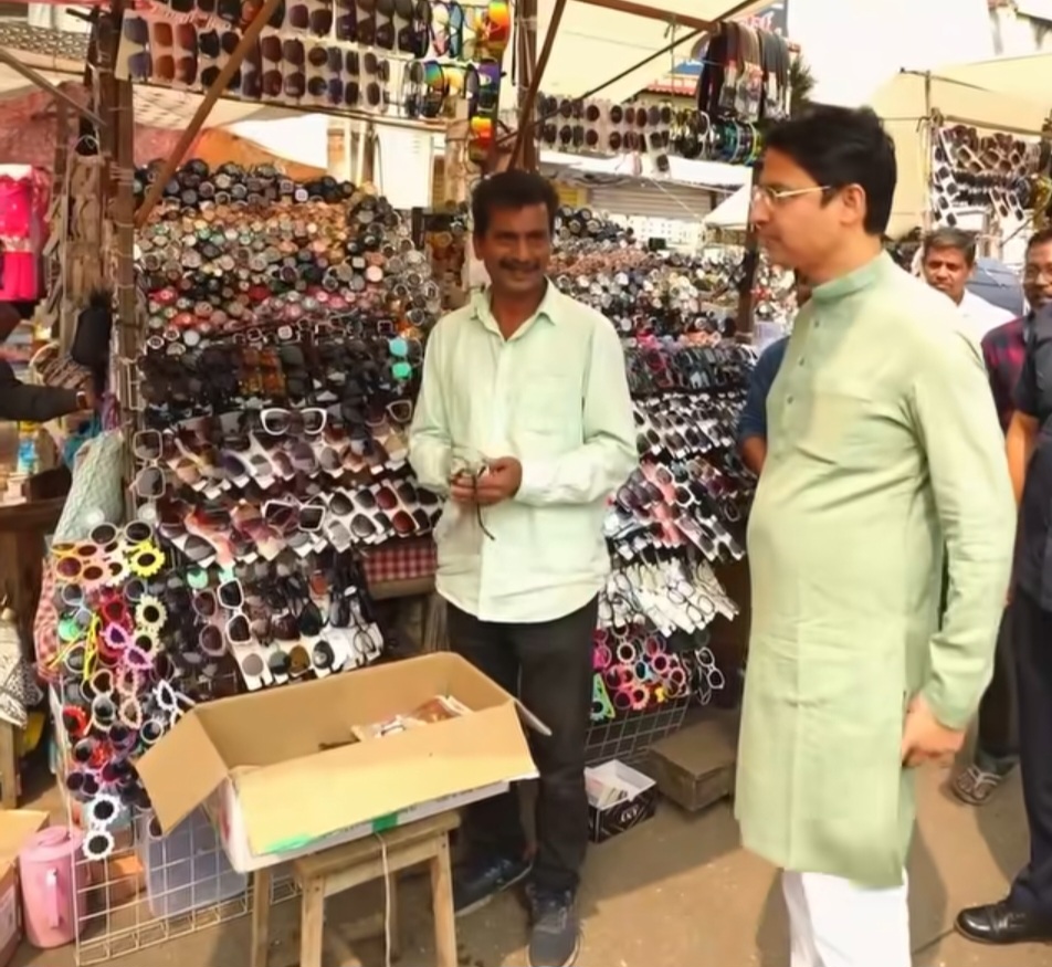 सिलगढीमा जनतासँग चिया छलफल, क्षेत्रको उज्ज्वल भविष्यबारे विचार आदानप्रदान