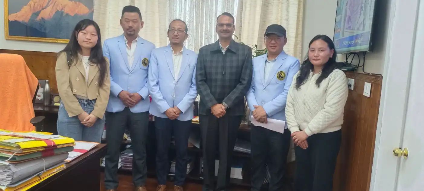 n7042586911773339664595d2a1b6a745bbb492a034db617ea7a6604dd7cf799bb3a2a5a1c538470873e8e6