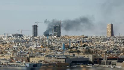 खाडी क्षेत्रमा तनाव बढ्दै: कुवेत विमानस्थल निशानामा, साउदी अरबले १५ ड्रोन खसाल्यो