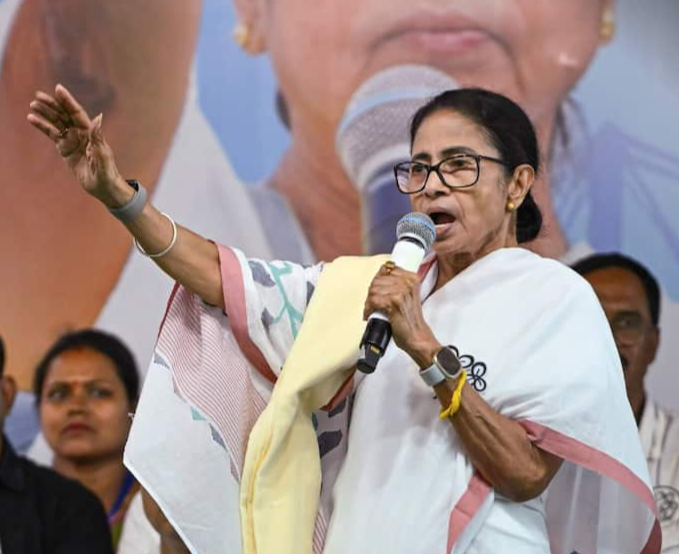 ममता बनर्जीको आरोप: मतुआ र अल्पसंख्यक समुदायका नाम मतदाता सूचीबाट हटाइयो