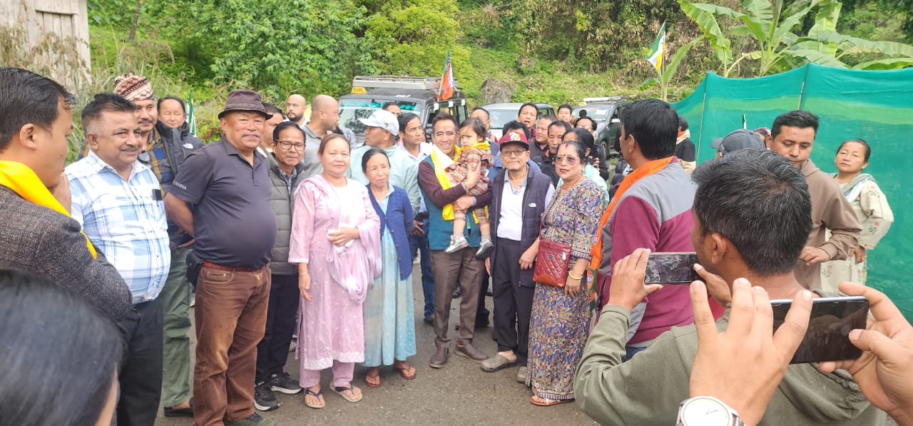 भाजपा प्रार्थी सोनाम लामाद्वारा तकलिङ पेशोक मण्डल क्षेत्रमा चुनाव प्रचार