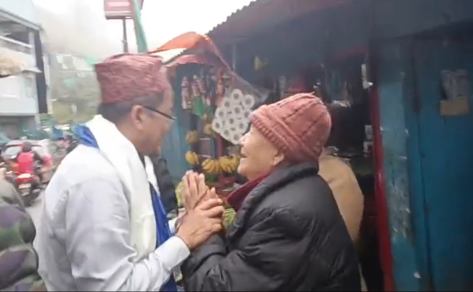 ब्लूम फिल्ड ऋषिहाट समष्टिमा अजय एडवाडर्सलाई भब्य स्वागत