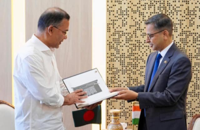 ढाकामा भारत–बंगलादेश सम्बन्ध सुदृढ बनाउन जोड