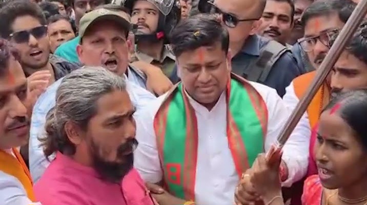 भारतीय जनता पार्टीका उम्मेदवार अजय रायको समर्थनमा जुलुसमा सहभागी सुकान्त मजुमदार