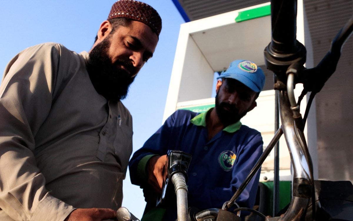 pakistan-petrol-2026-04-dbc1cf79f0ef8345b44dd6942076aac8-1200x800
