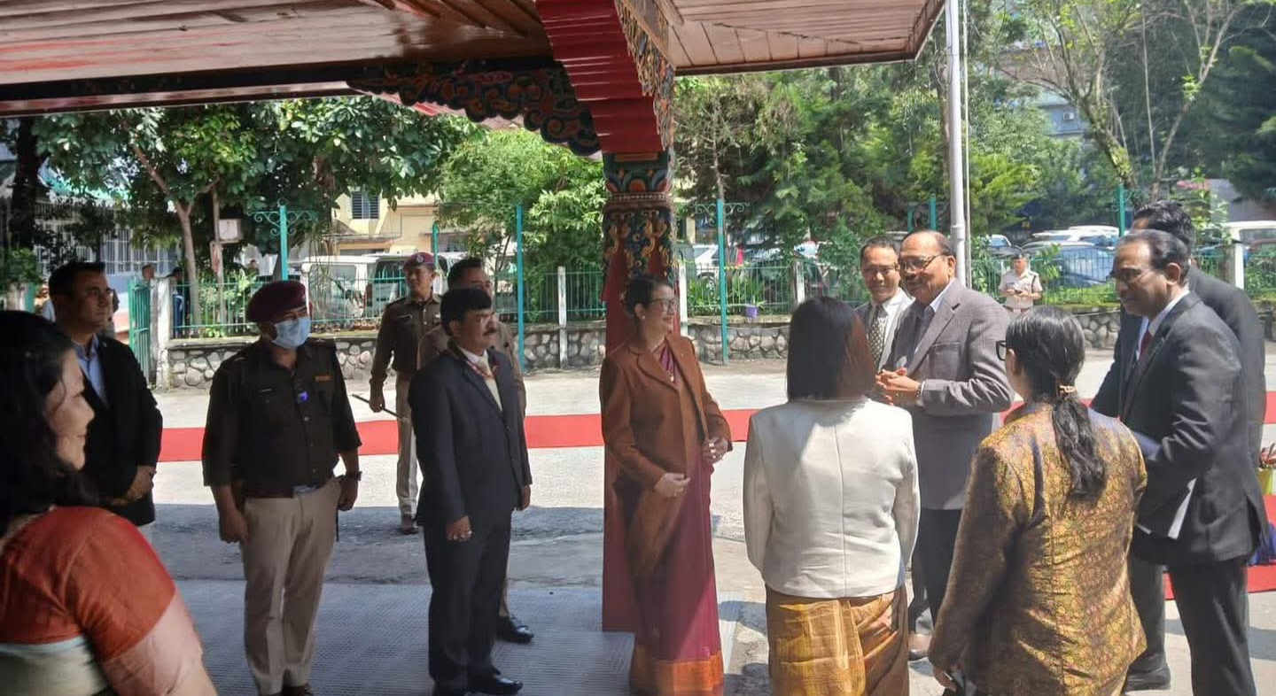 न्यायिक एवं प्राविधिक शिक्षा विषयक राष्ट्रीय सम्मेलन में भाग लेने हेतु प्रधान न्यायाधीश सूर्यकांत सिक्किम पहुँचे‎‎