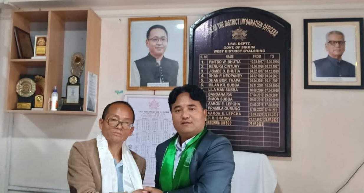 राजेन तामाङले जिल्ला सूचना अधिकारीको पदभार ग्रहण गरे‎‎