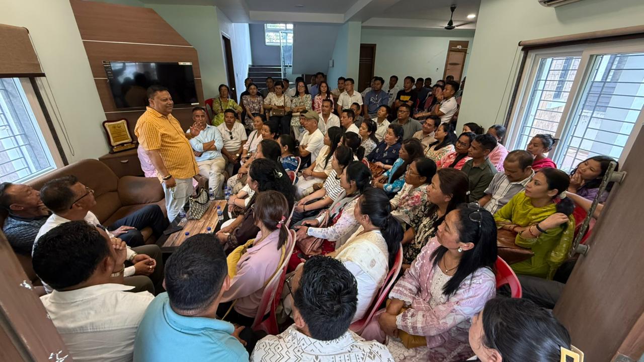 “पहेंलिसकेका पातहरू झर्ने त हो नै र आज मसँग साथमा उँभिनु हुने सबै बीजीपीएम पार्टीका हरिया पातहरू हुन्: अनित थापा