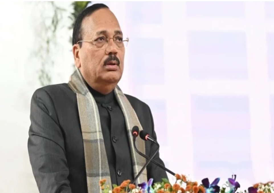 ‘ककरोच’ बयानमा प्रधानन्यायाधीशको स्पष्टीकरण: युवालाई होइन, नक्कली डिग्रीधारीलाई तारो बनाएको हो