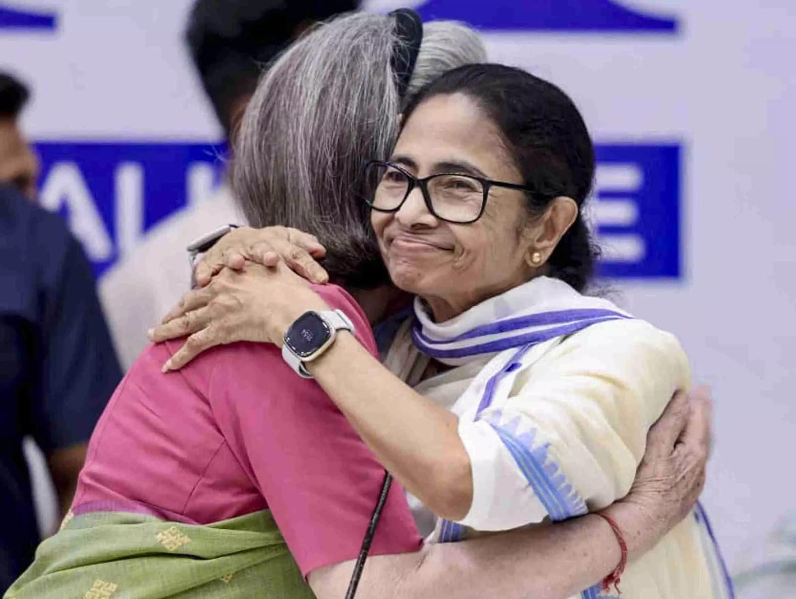 कांग्रेस र टीएमसीको विलय चर्चा: राजनीतिक विश्लेषकहरूको दृष्टिकोण र समीकरण