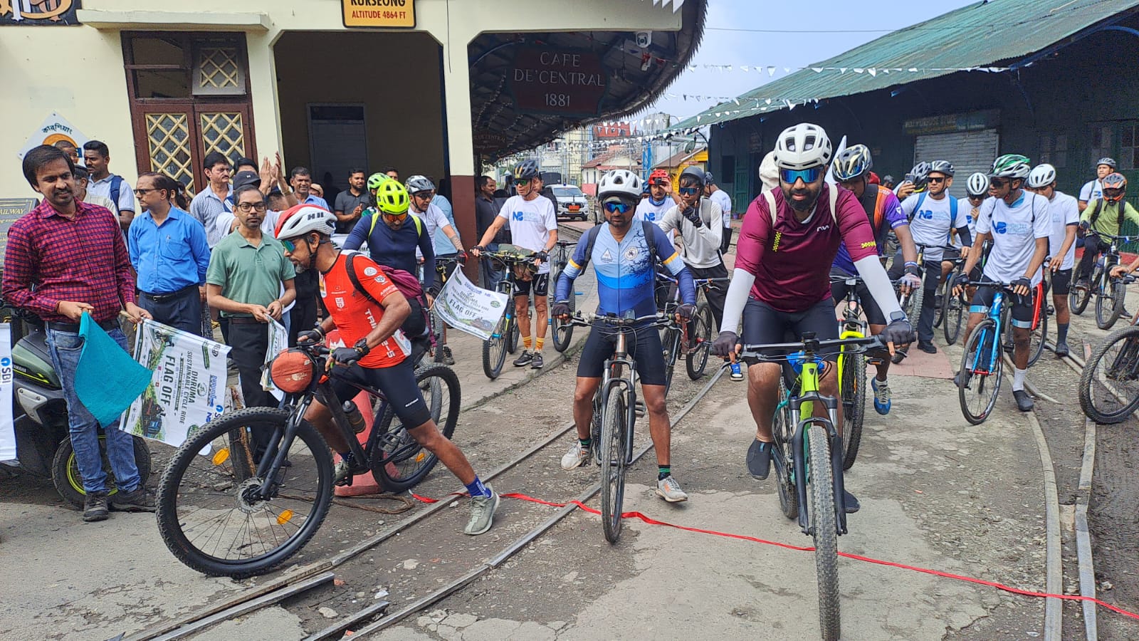 समर फेस्टिभल अन्तर्गत दार्जिलिङ हिमालयन रेलवेको आयोजनामा साईकल ऱ्यालीको आयोजना