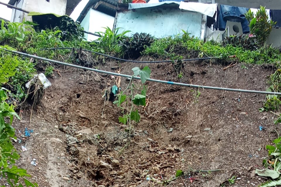तीनधारे क्षेत्रमा पैह्रोले जनजीवम प्रभावित
