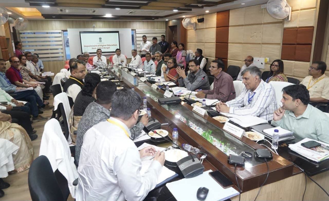पश्चिम बङ्गालको शैक्षिक सुधारका लागि मुख्यमन्त्री अधिकारी र केन्द्रीय राज्यमन्त्री मजमदारद्वारा बृहत् समीक्षा