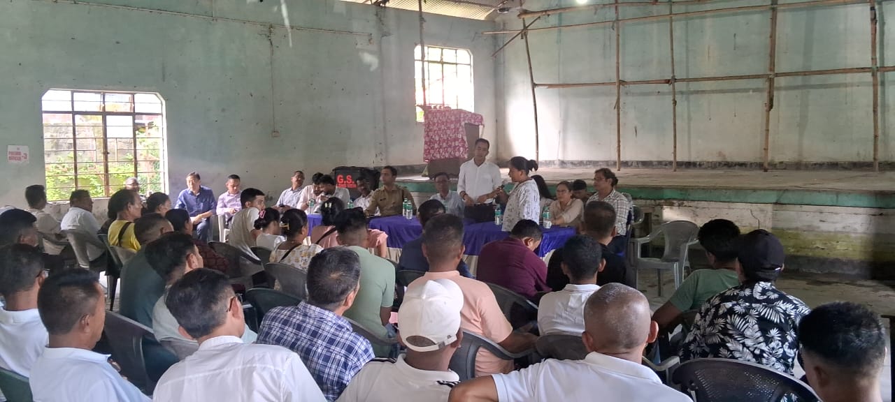 लङ्भ्युको अनशनरत् श्रमिकहरु र प्रशासनमाझ बैठक